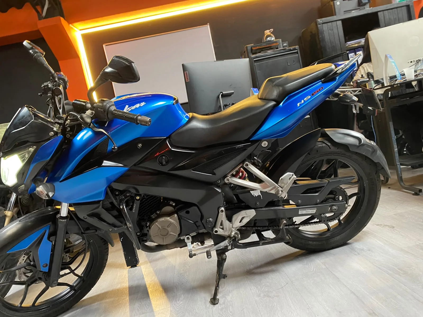 BAJAJ PULSAR NS foto 4