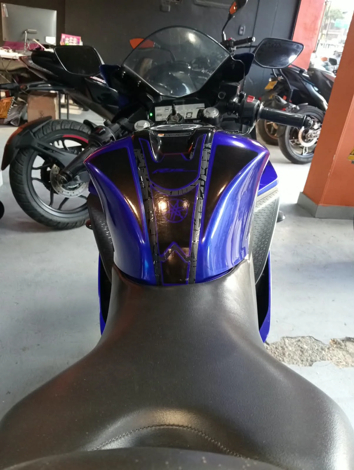 YAMAHA YZF-R15 foto 5