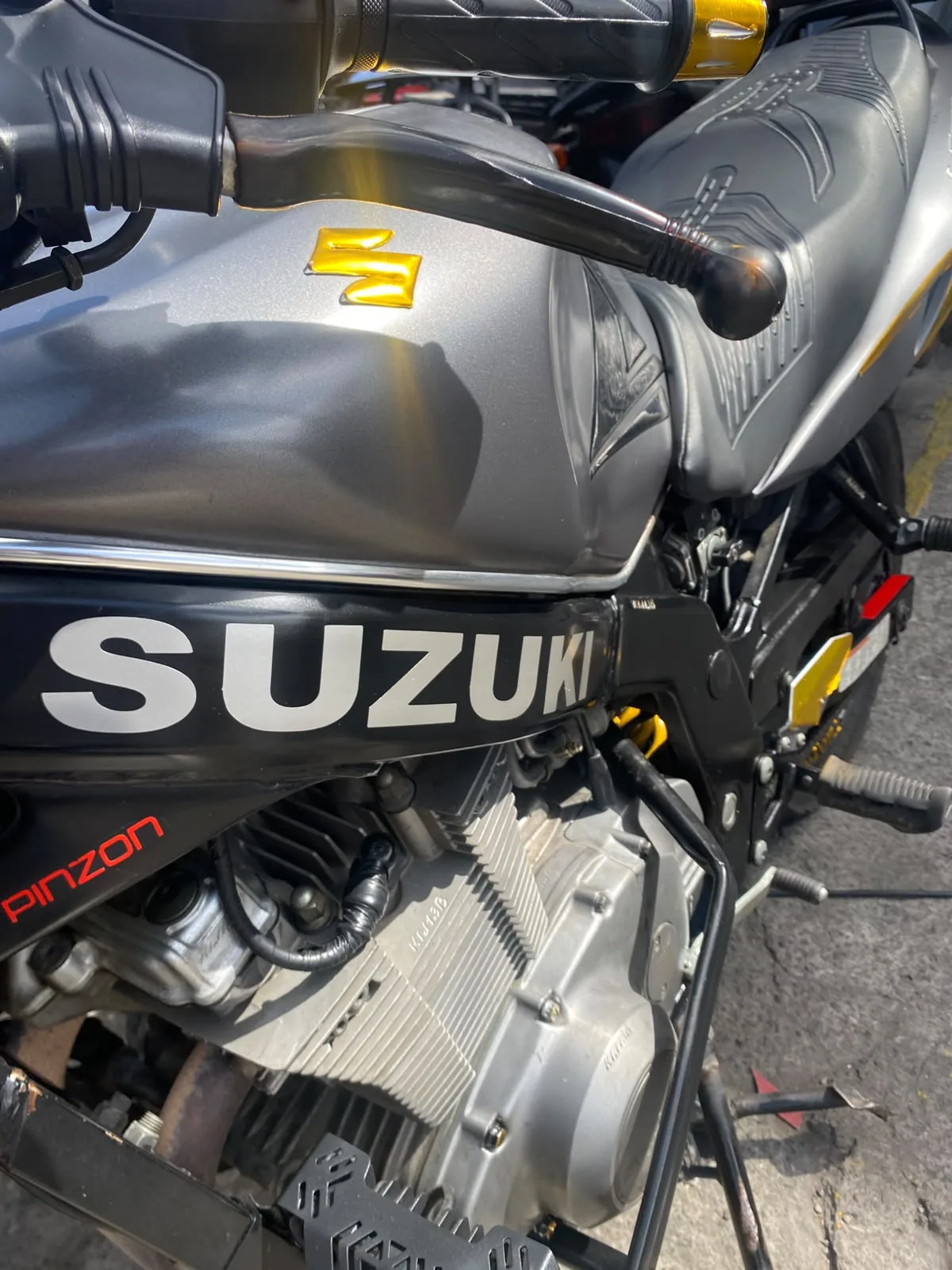 SUZUKI GSX500 foto 7