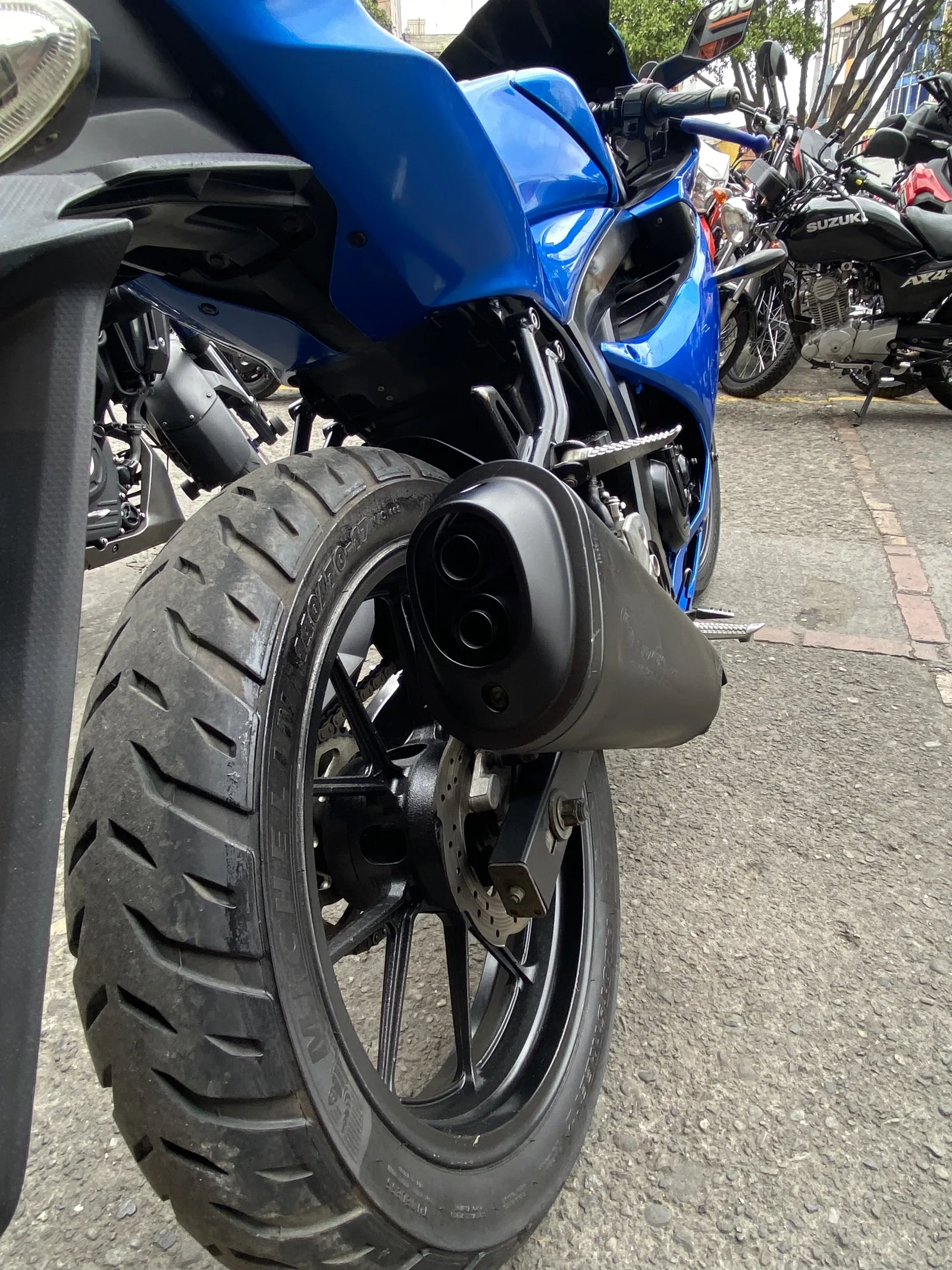 SUZUKI GSX R foto 5