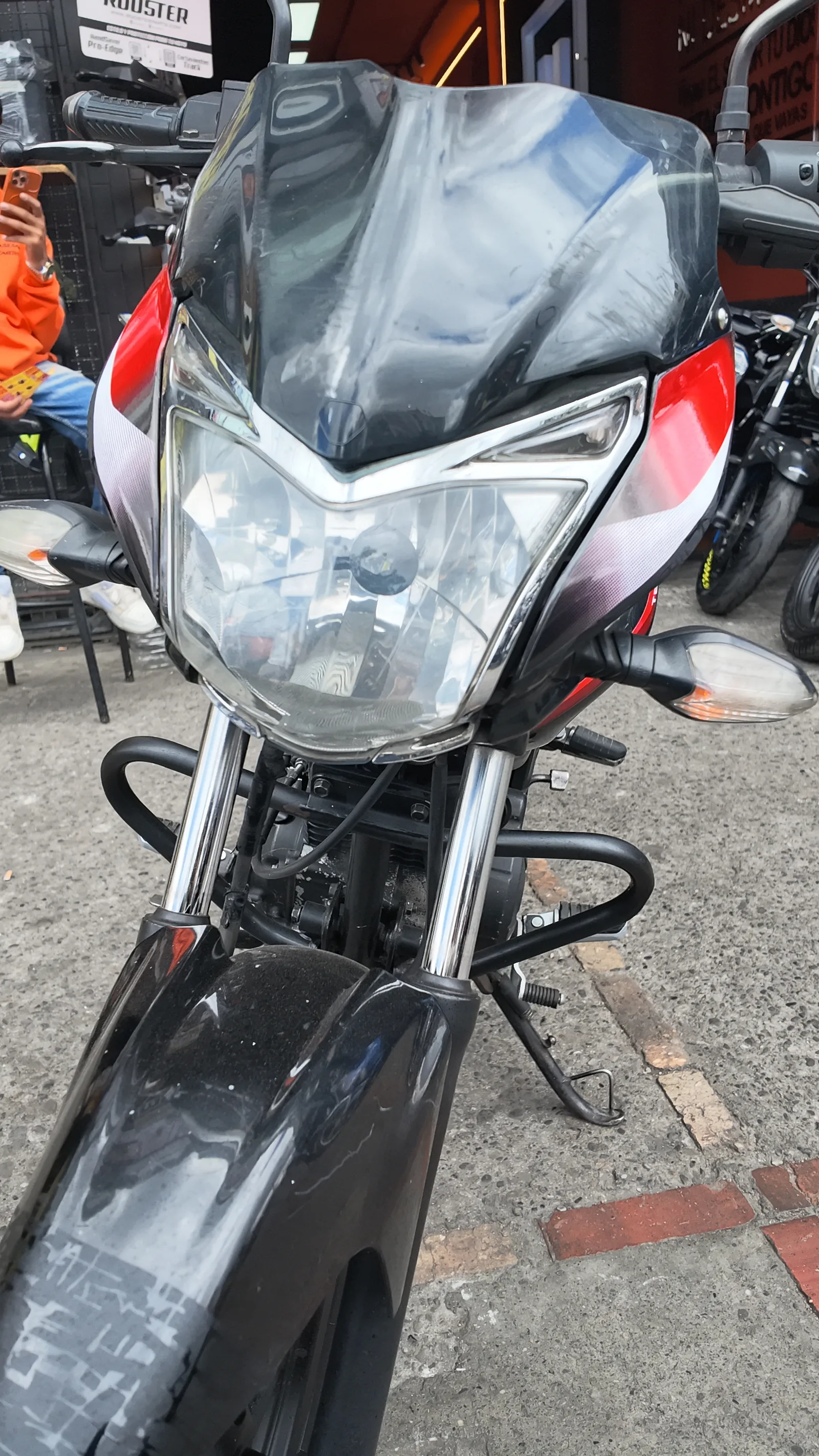 BAJAJ DISVOVER foto 1