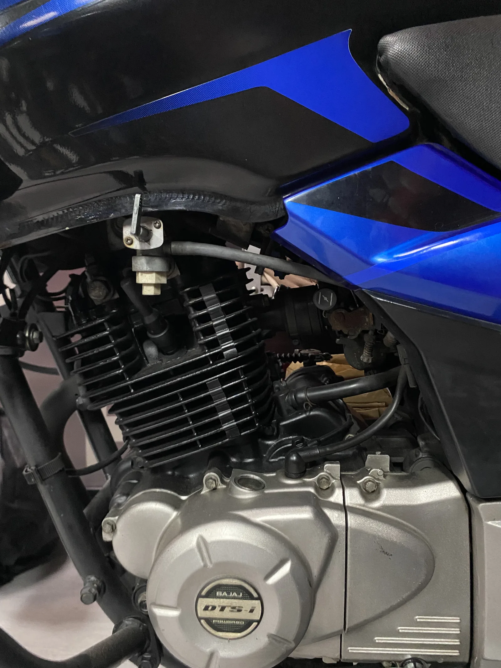 BAJAJ PULSAR foto 8