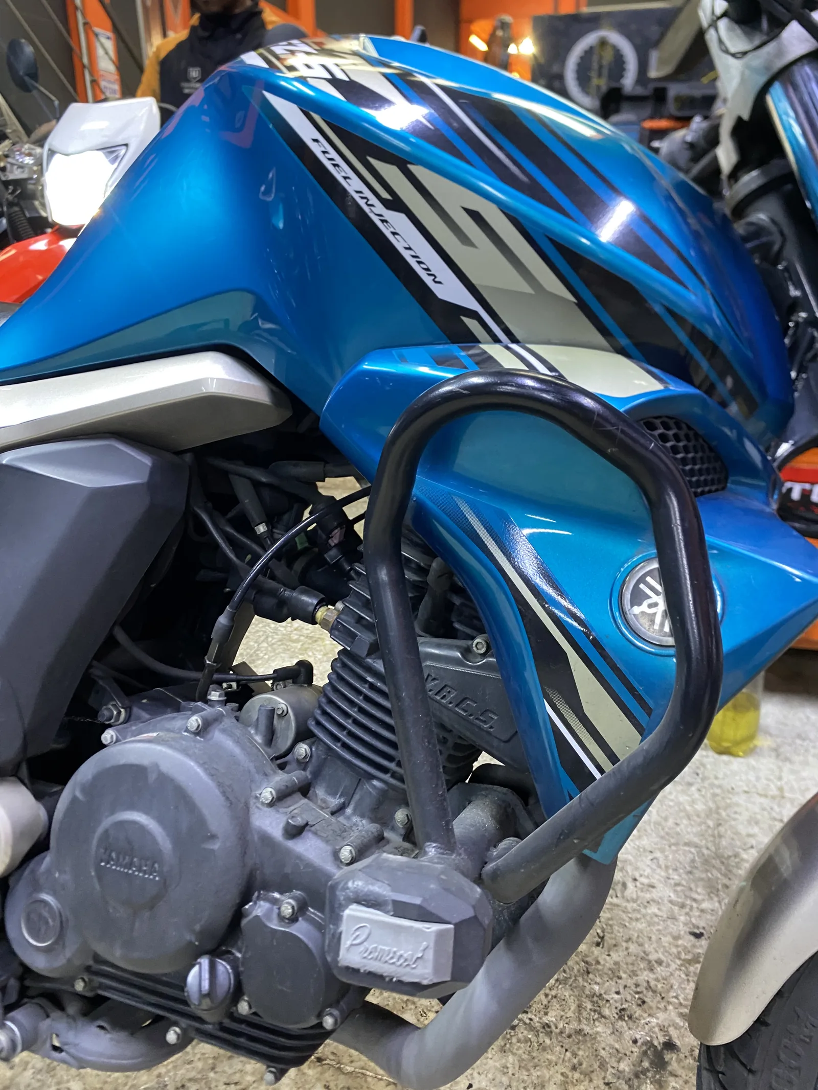 YAMAHA FZ foto 4