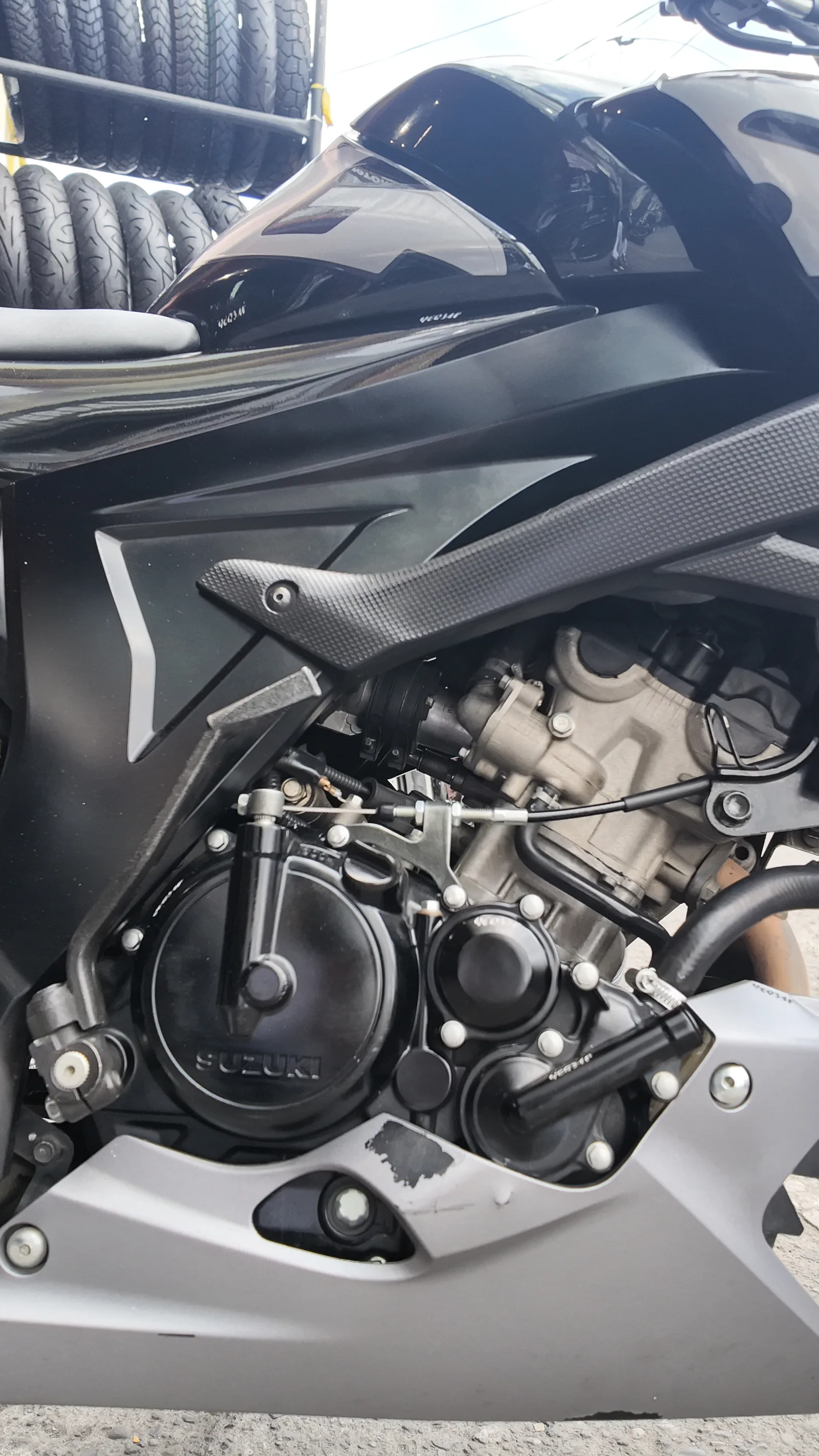 SUZUKI GSX-S foto 6