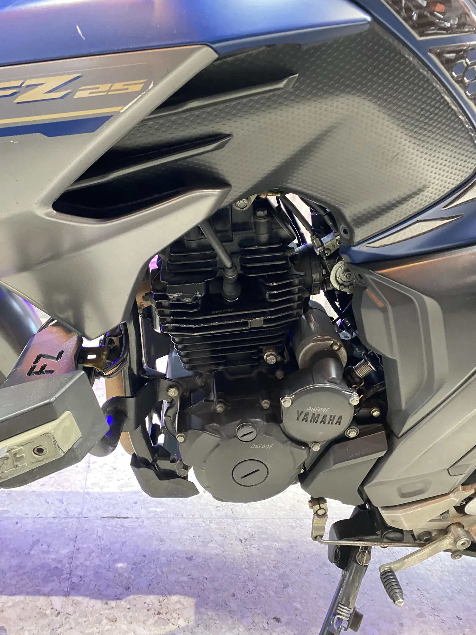 YAMAHA FZN foto 6