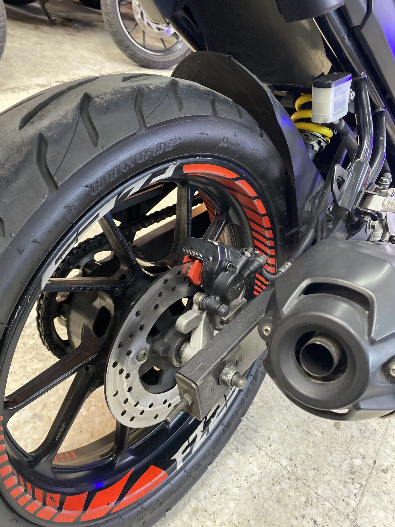 YAMAHA FZ 25 foto 10