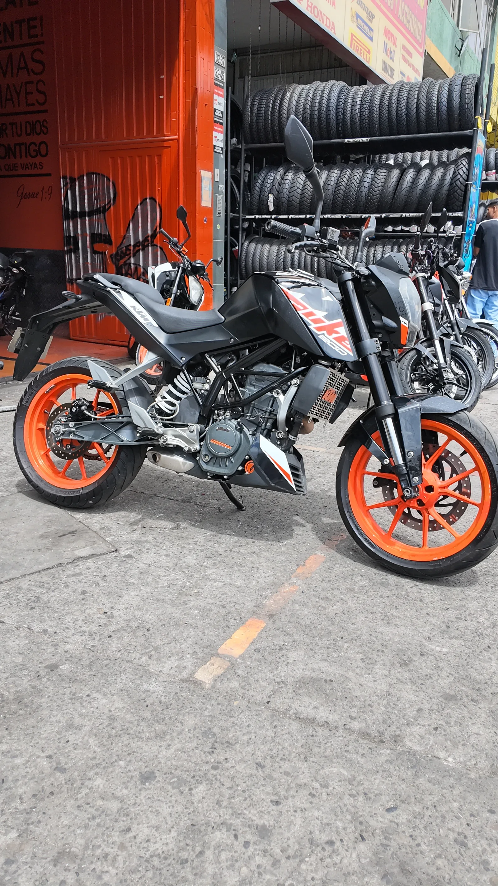 KTM DUKE