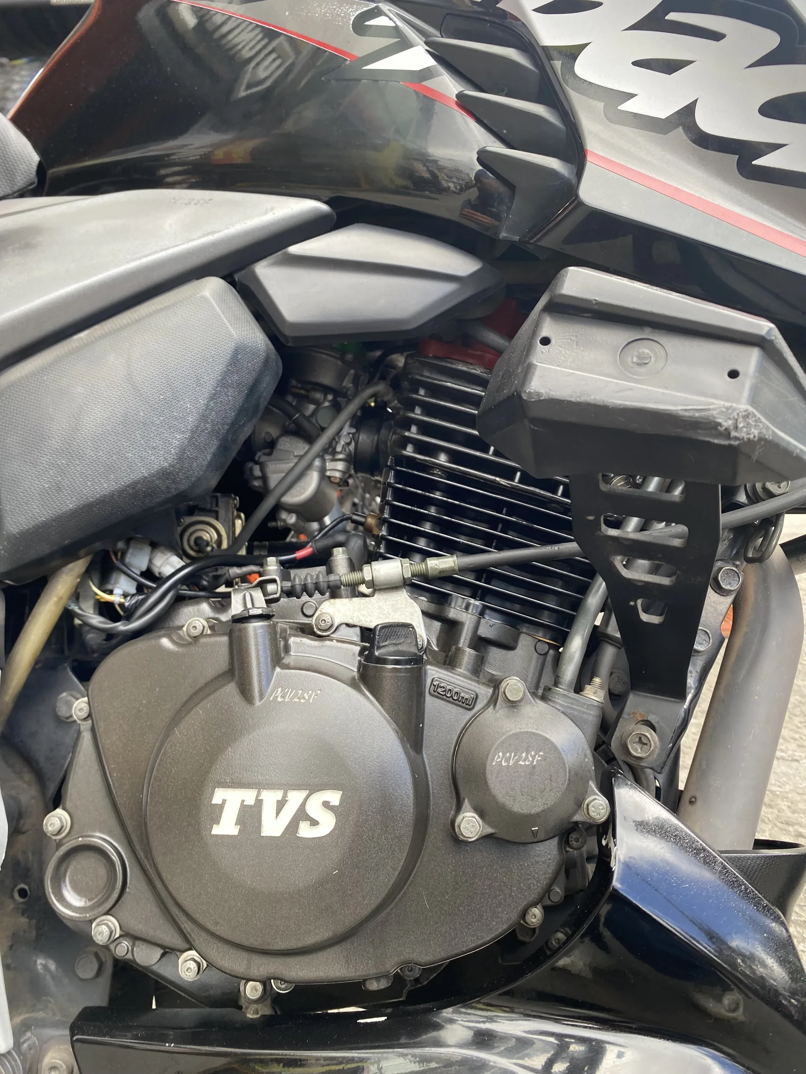 TVS APACHE RTR foto 2