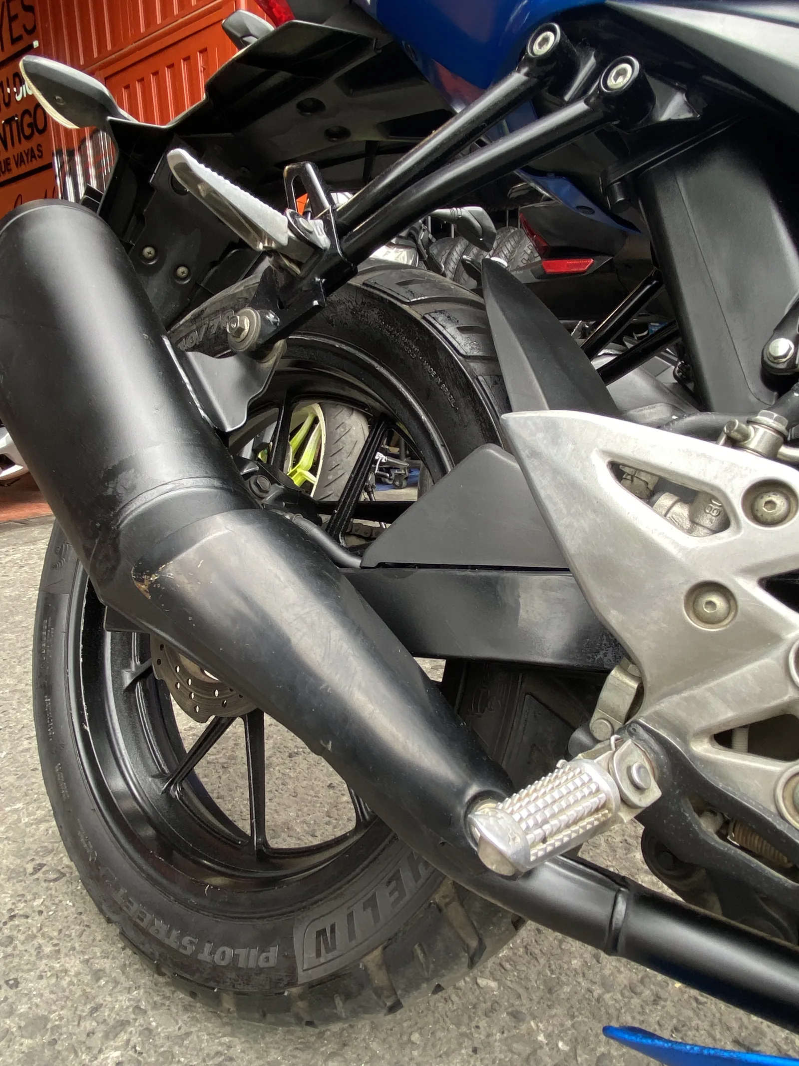 SUZUKI GSX R foto 2