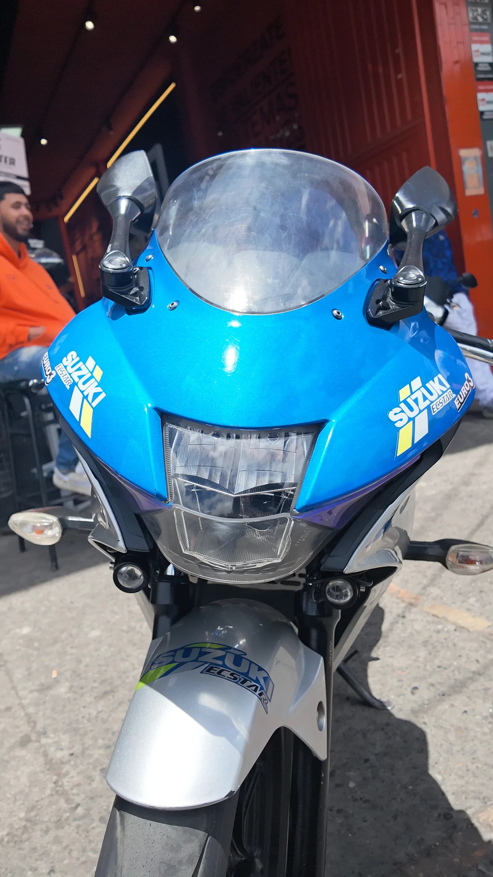 SUZUKI GSX150 foto 2