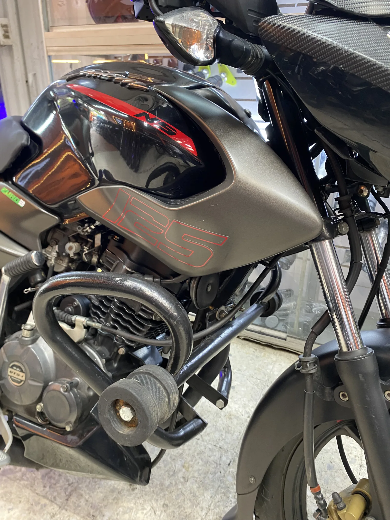 BAJAJ PULSAR NS foto 1